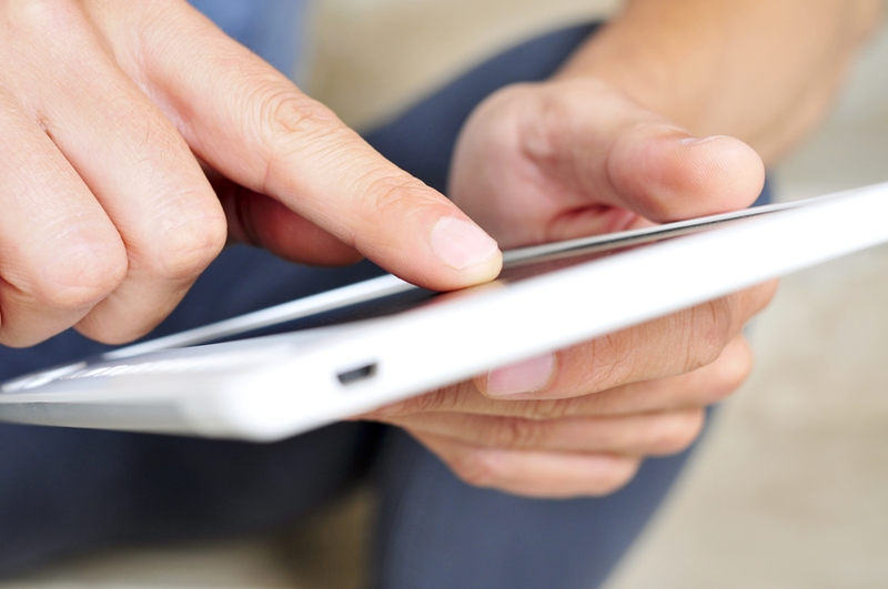  Touching a Tablet 